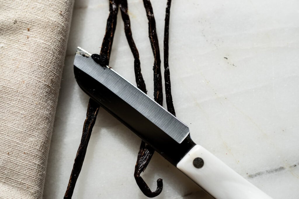 knife with vanilla bean