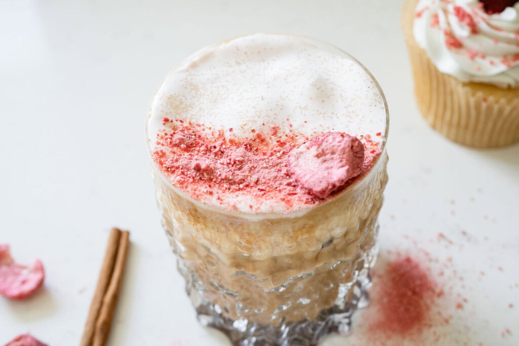 strawberry iced latte